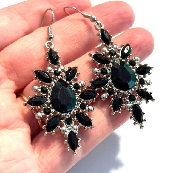 Ornate pierced earrings drop dangle silvertone & black faceted rhinestone drama - Picture 4 of 7
